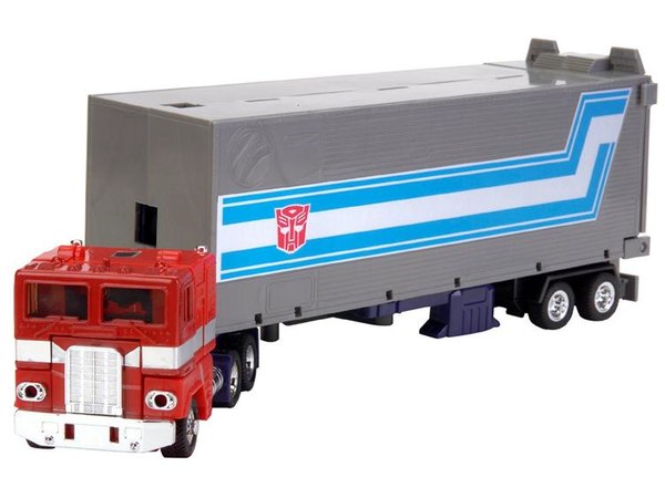 Hasbro To Reissue Transformers Commemortive Series G1 Optimus Prime And Soundwave Images  (4 of 5)